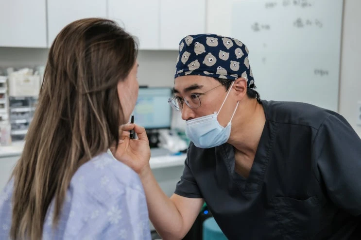 개인의 상태를 살펴보는 수술 전 계획